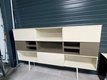 Bibliothèque 270 x 166 x 35 beige et marron structure métal blanche