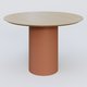 Table Basse Fashion Styl piètement colonne en métal D-26cm et plateau bois. Plateau Chêne et pietement Brun cuivré (RAL 8004).