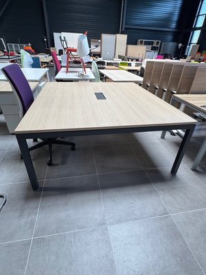 DESTOCKAGE - Bureau - Table de réunion 180 x 165 cm plateau chêne piétement antthracite