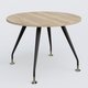 Table ronde diametre 110 cm avec 4 pieds de la gamme K5. Plateau Chêne naturel et pietement Noir Mat