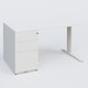 K1 Plateau droit 140x80 avec caisson métal porteur sous plateau à gauche. Plateau Blanc et pietement Blanc