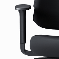 FAUTEUILS - ACCOTOIRS - ACCOTOIRS 1D-  Accotoirs noir pour smooth mesh / tissu réglables en hauteur sur 80mm, manchettes en polyuréthane souple noir
