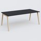 Bureau K9 piètement incliné en bois et plateau 200*100 cm. Plateau Noir et pietement bois massif de hêtre.