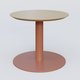 Table Basse Fashion Styl piètement colonne en métal et plateau bois. Plateau Chêne et pietement Brun cuivré (RAL 8004).