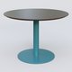 Table Basse Fashion Styl piètement colonne en métal et plateau bois. Plateau Chêne Moka et pietement Bleu Petrole (RAL 5025).
