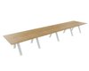TABLE RECTANGULAIRE 4 PLATEAUX 560X120CM SUR STRUCTURE X3 MEETING. Plateau Chêne naturel et pietement Blanc.