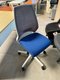 Siège bureau AXEL MESH, siège opérative synchrone réglable en prof, assise bleu, dossier résille gris, structure blanche