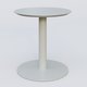 Table Basse Fashion Styl piètement colonne en métal et plateau bois. Plateau Gris (RAL 7038) et pietement Gris (RAL 7038).
