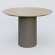 Table Basse Fashion Styl piètement colonne en métal D-26cm et plateau bois. Plateau Chêne et pietement Carbon Grey.