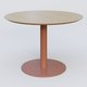 Table Basse Fashion Styl piètement colonne en métal et plateau bois. Plateau Chêne et pietement Brun cuivré (RAL 8004).