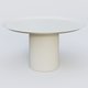 Table Basse Fashion Styl piètement colonne métalique D-26 cm. Plateau Blanc (RAL 9010) et pietement Blanc (RAL 9010).