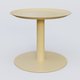 Table Basse Fashion Styl piètement colonne métalique. Plateau Jaune Cuivre (RAL 1002) et pietement Jaune Cuivre (RAL 1002).