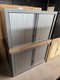 Armoire à rideaux hauteur 69,5 cm largeur 100 cm coffre et rideaux couleur aluminium