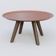 Table Basse Fashion Styl piètement 3 pieds bois et plateau métal. Plateau Brun cuivré (RAL 8004) et pietement Chêne Moka.