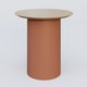 Table Basse Fashion Styl piètement colonne en métal D-26cm et plateau bois. Plateau Chêne et pietement Brun cuivré (RAL 8004).