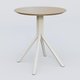 Table Basse Fashion Styl piètement 4 branches en métal et plateau bois. Plateau Chêne et pietement Blanc (RAL 9010).
