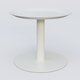 Table Basse Fashion Styl piètement colonne métalique. Plateau Blanc (RAL 9010) et pietement Blanc (RAL 9010).