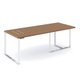 P1 Table de bureau 220x90cm. top access à droite. sans voile de fond