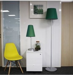 LUMINAIRES - Lampes - CUP MINI Lampe  à poser  avec abat jour tissu VERT pietement fin - dotèe d'une prise USB