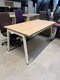 Bureau 160 x 80 cm plateau chêne blanchi et piétement blanc avec goulotte