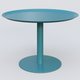 Table Basse Fashion Styl piètement colonne métalique. Plateau Bleu Petrole (RAL 5025) et pietement Bleu Petrole (RAL 5025).