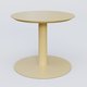 Table Basse Fashion Styl piètement colonne en métal et plateau bois. Plateau Jaune Cuivre (RAL 1002) et pietement Jaune Cuivre (RAL 1002).