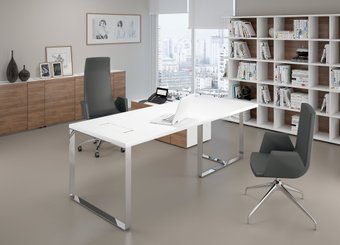 Gamme P1 - Tables de bureau - P1 Table de bureau 220x90cm. top access à droite. sans voile de fond