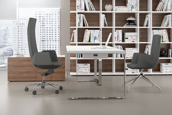 Gamme P1 - Tables de bureau - P1 Table de bureau 220x90cm. top access à droite. sans voile de fond
