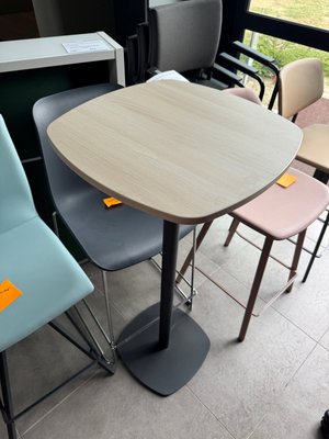 DESTOCKAGE - Chaise - Mange debout piétement anthracite plateau chêne ht 110 cm