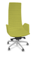 KI fauteuil manager haut dossier avec accotoirs tapissés. piétement 5 branches en aluminium poli. revêtement tissu SYNERGY coloris vert clair