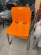 Chaise GLOSSY structure couleur aluminium et coque polypropylène orange