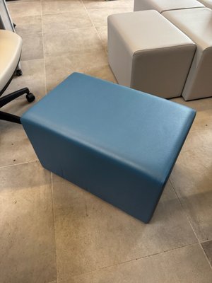 DESTOCKAGE - Sièges & Fauteuils - Pouf revêtement vinyle bleu