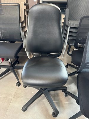DESTOCKAGE - Chaise - Siège de bureau Activ + revêtement en cuir noir