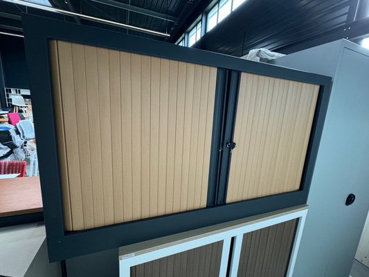 DESTOCKAGE - Rangements - Armoire basse hauteur 69,5 cm largeur 120 cm coffre anthracite rideaux couleur hêtre