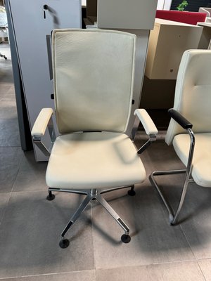 DESTOCKAGE - Chaise - Fauteuil giratoire en cuir blanc piétement chromée 5 branches