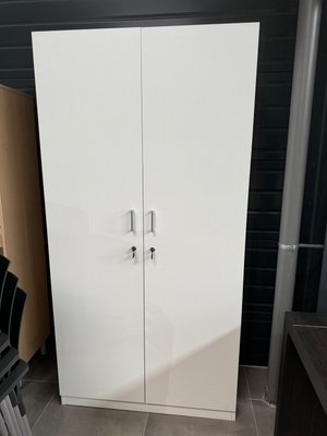 DESTOCKAGE - Rangements - Armoire en mélaminé blanche largeur 100 x hauteur 198 cm, avec étagère en partie haute et portant en dessous, fermeture à clé