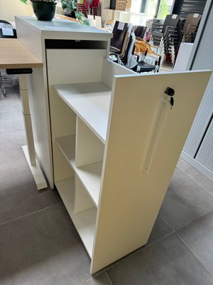 DESTOCKAGE - Chaise - Tour de rangement droite avec 4 cases en mélaminé blanc et 1 étagère