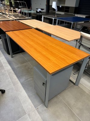 DESTOCKAGE - Bureau - Bureau 180 x 80 plateau merisier et piétement couleur aluminium avec caisson mobile slim (32 cm) 3 tiroirs