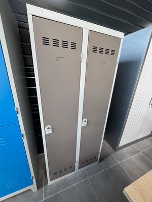 DESTOCKAGE - Rangements - Vestiaire industrie salissante 2 portes largeur 80 cm hauteur 180 cm, fermeture moraillon porte-cadenas