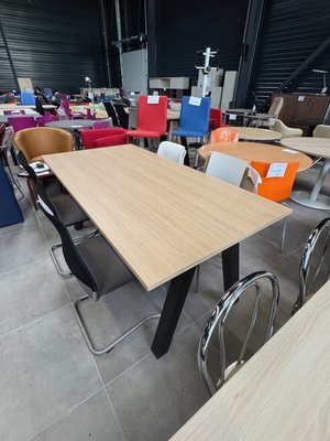 DESTOCKAGE - Bureau - Table de collectivité 180 x 90 cm plateau chêne et piétement noir