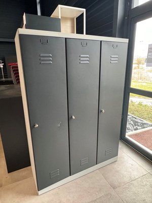 DESTOCKAGE - Rangements - Vestiaire industrie salissante 3 portes