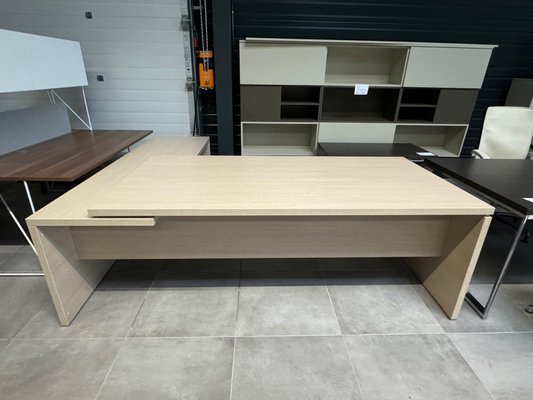DESTOCKAGE - Bureau - Bureau direction X5 longueur totale 230 x 200 cm avec retour droit finition chêne clair