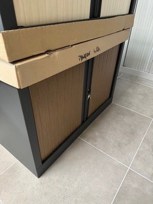 DESTOCKAGE - Rangements - Armoire à rideaux hauteur 69,5 cm largeur 100 cm coffre antracite rideaux couleur noyer