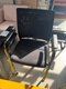 Lot de 2 chaises visiteur ZEN mesh avec accotoir assise et dossier noir et roulettes