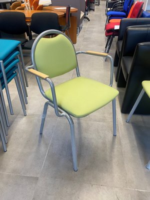 DESTOCKAGE - Chaise - Lot de deux chaises visiteurs structure couleur aluminium avec assise en tissu verte et accotoirs