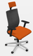 ZEN MESH MANAGER fauteuil manager avec accotoirs synchrone décalé avec translation d'assise, tissu LUCIA orange, dos résille noire, structure chromée
