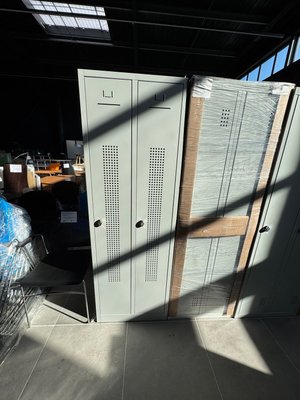 DESTOCKAGE - Rangements - Vestiaire industrie propre 2 portes largeur 60 cm hauteur 180 cm, fermeture moraillon porte-cadenas