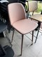 Chaise hauteur 65 cm assise revêtement PVC rose structure rose