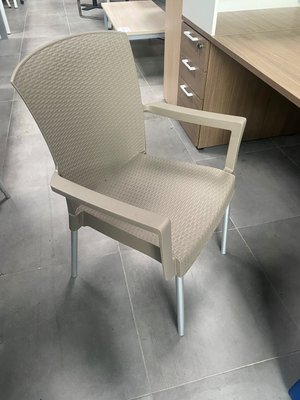 DESTOCKAGE - Fauteuils de jardin  - Siège de jardin polypropylène beige avec 4 pieds structure aluminium