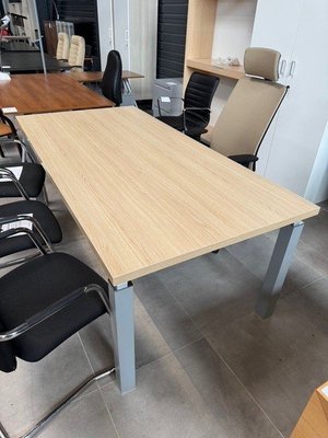 DESTOCKAGE - Bureau - Bureau 200 x 100 cm avec plateau chêne et piétement couleur aluminium